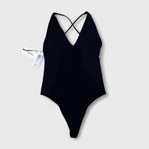 aritzia (babaton) black contour material vneck bodysuit
